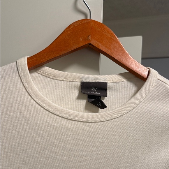 H&M Cream Short Sleeve Men's Tee - Picture 3 of 5